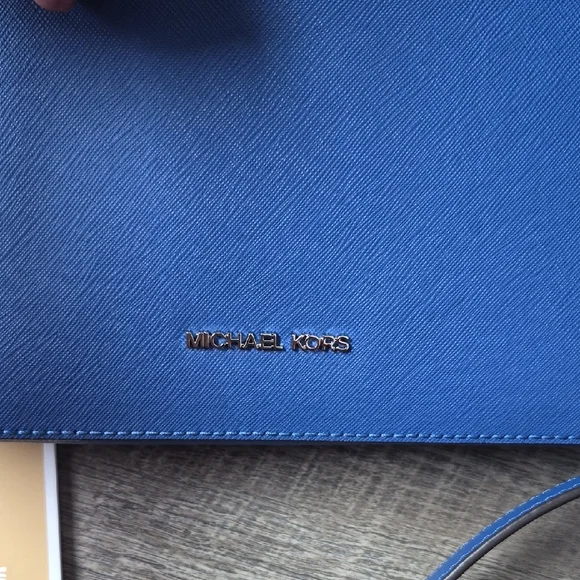 Michael Kors Arden Medium Crossbody Bag Galaxy blue - Picture 7 of 9